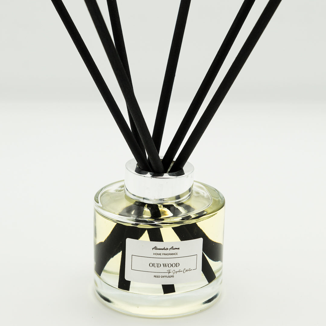 Oud Wood - 165ml Classic Reed Diffuser